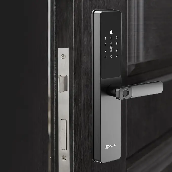 S'installe discrètement sur votre porte