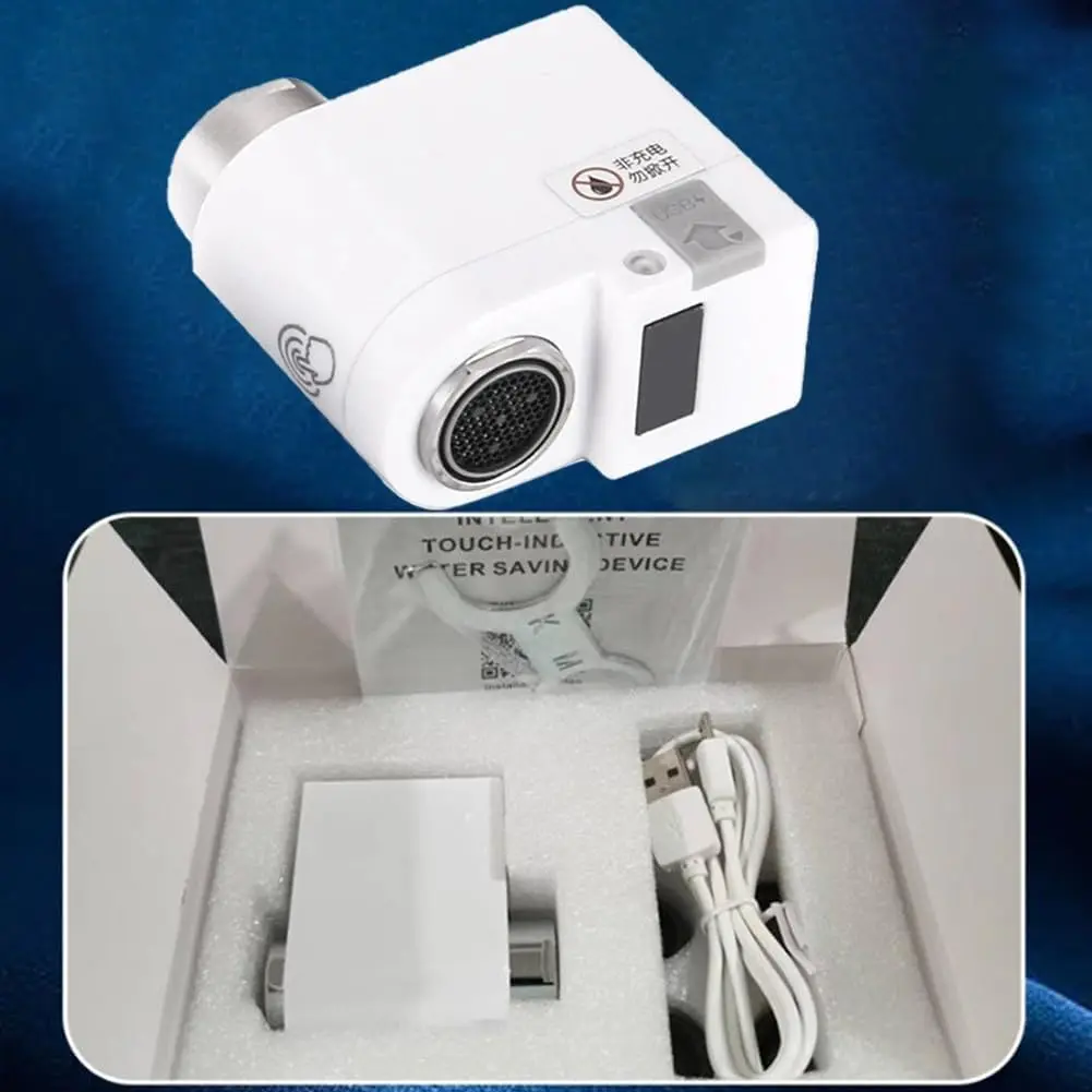 Batterie USB rechargeable + adaptateurs inclus — installation en 2 minutes sur n'importe quel robinet fileté