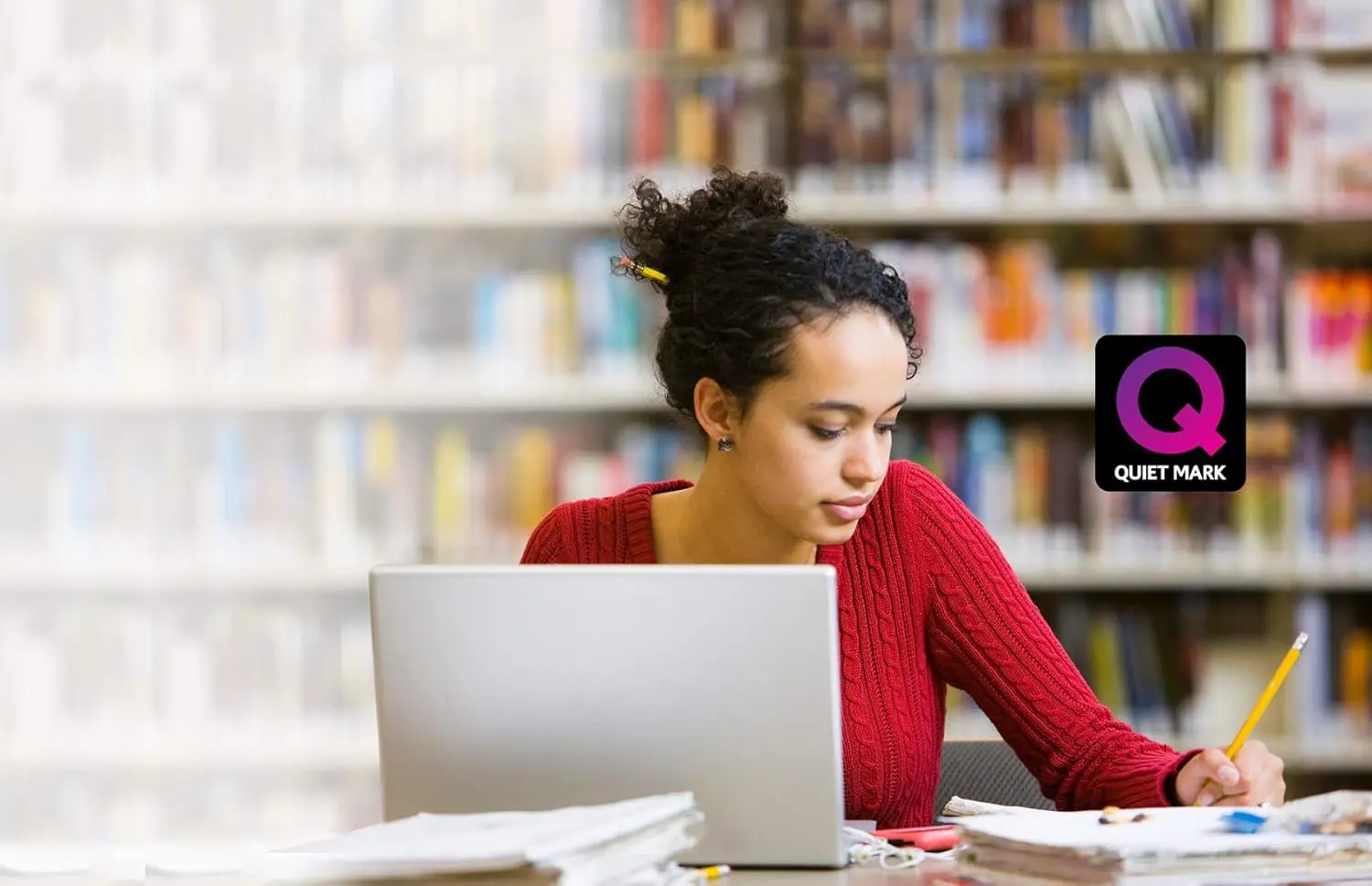 Quiet Mark · -90% bruit · Bibliothèque, Open Space, Réunion — la M220 Logitech certifiée pour le silence total en environnement calme