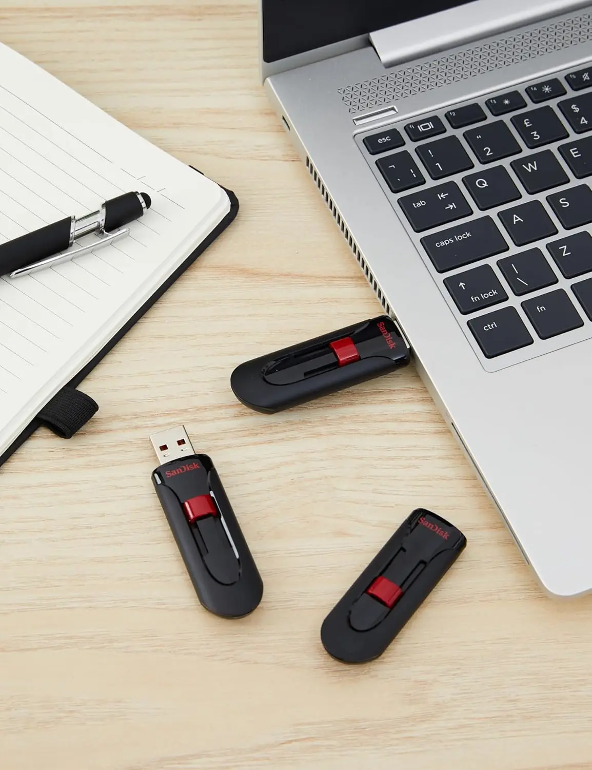 SanDisk Cruzer Glide 32 Go USB 3.0 — curseur rétractable rouge, boîtier noir, connecteur or, lecture 100 Mo/s, compatible tous appareils USB